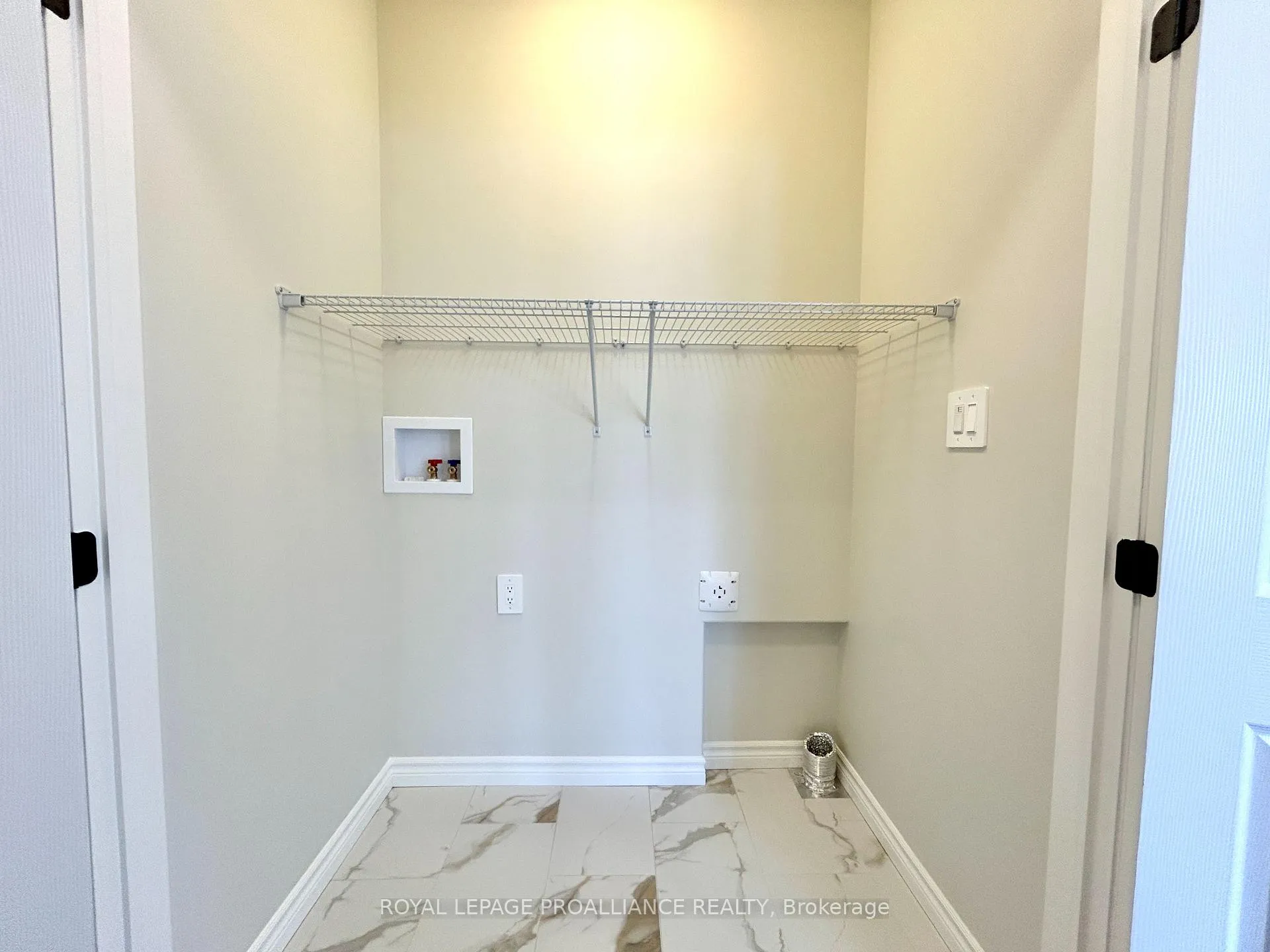 Photo 9 of 132 Stonecrest Boulevard, Quinte West, Sidney Ward — HOMEH