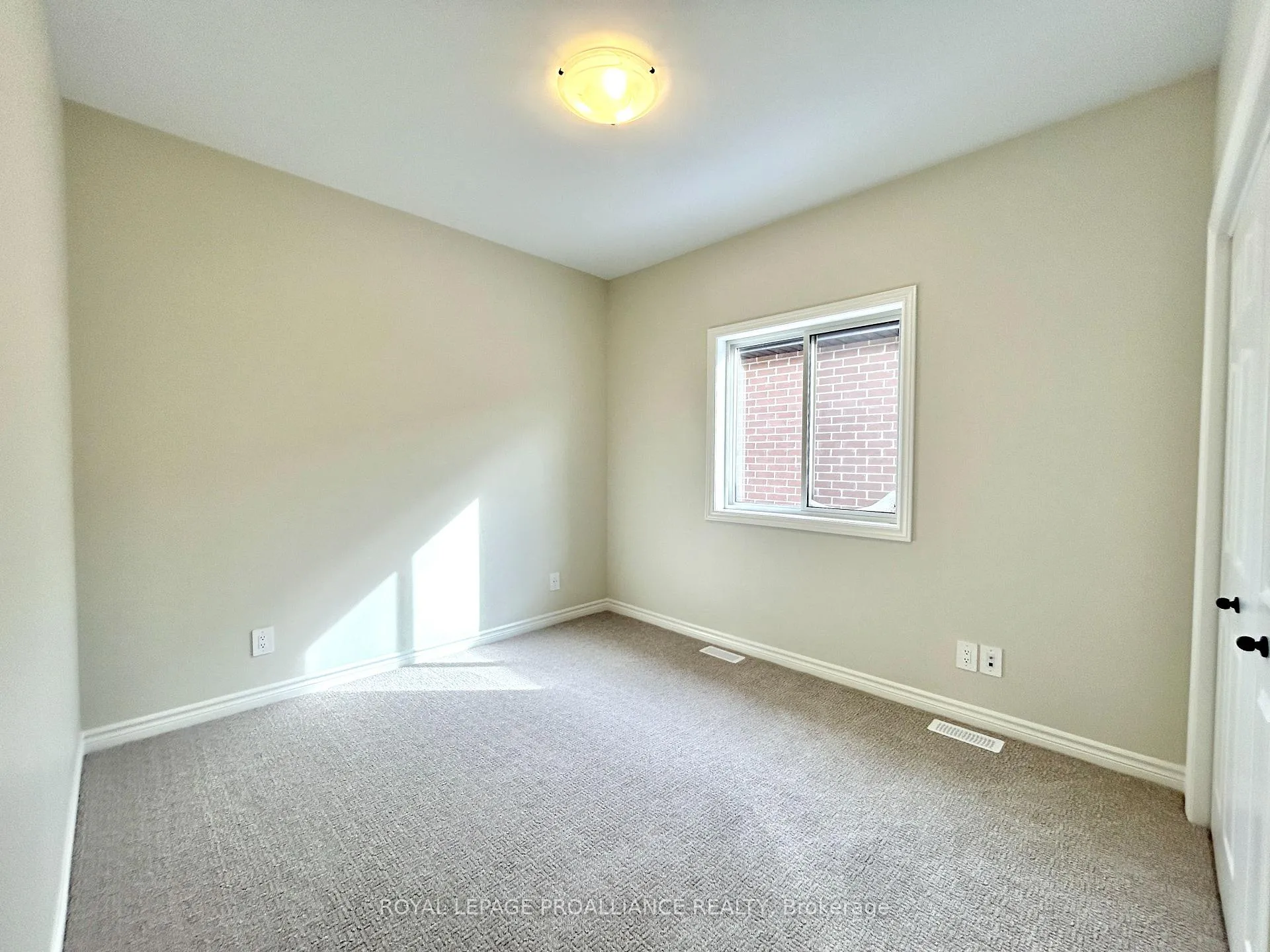 Photo 13 of 132 Stonecrest Boulevard, Quinte West, Sidney Ward — HOMEH
