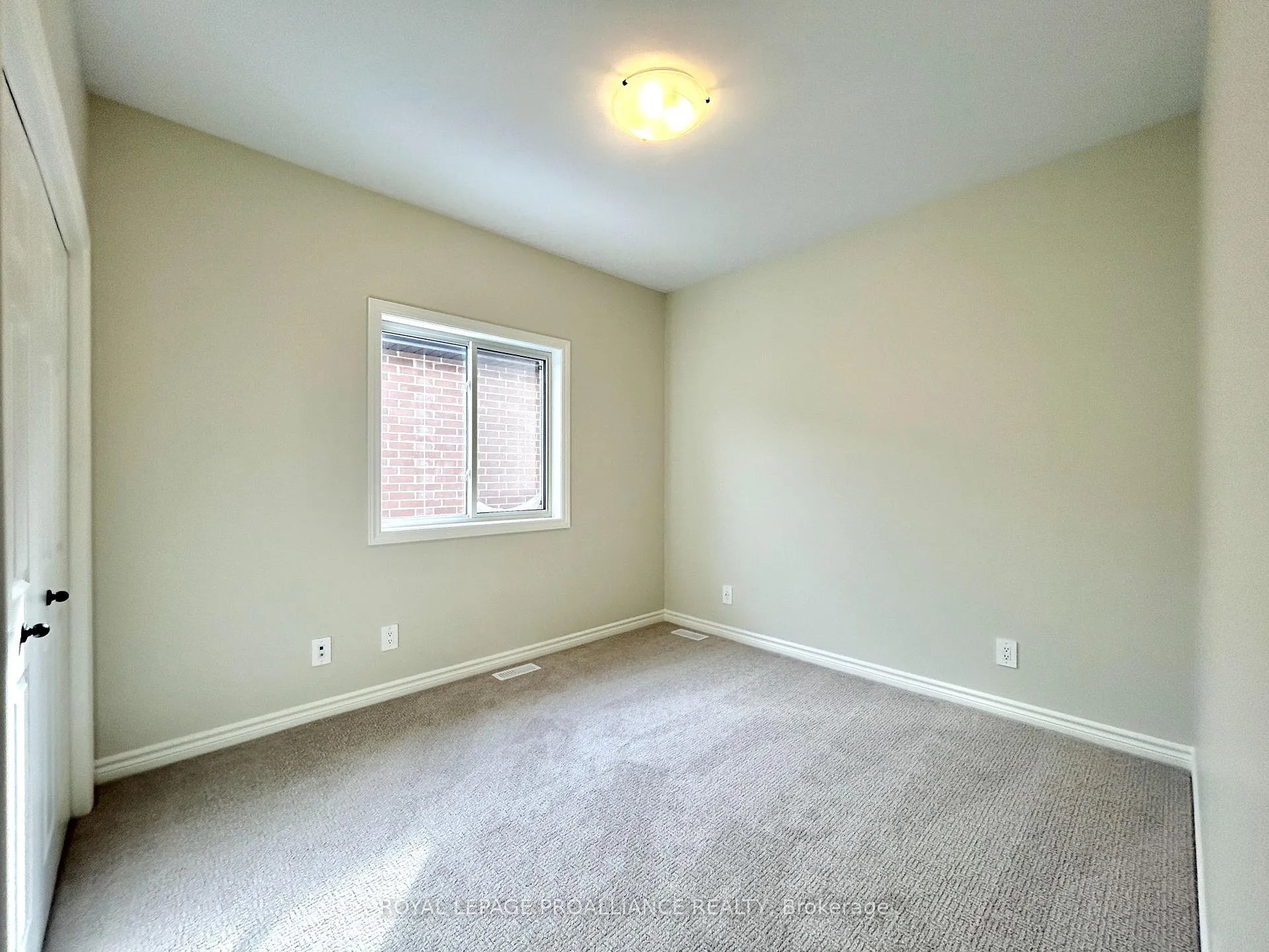 Photo 14 of 132 Stonecrest Boulevard, Quinte West, Sidney Ward — HOMEH