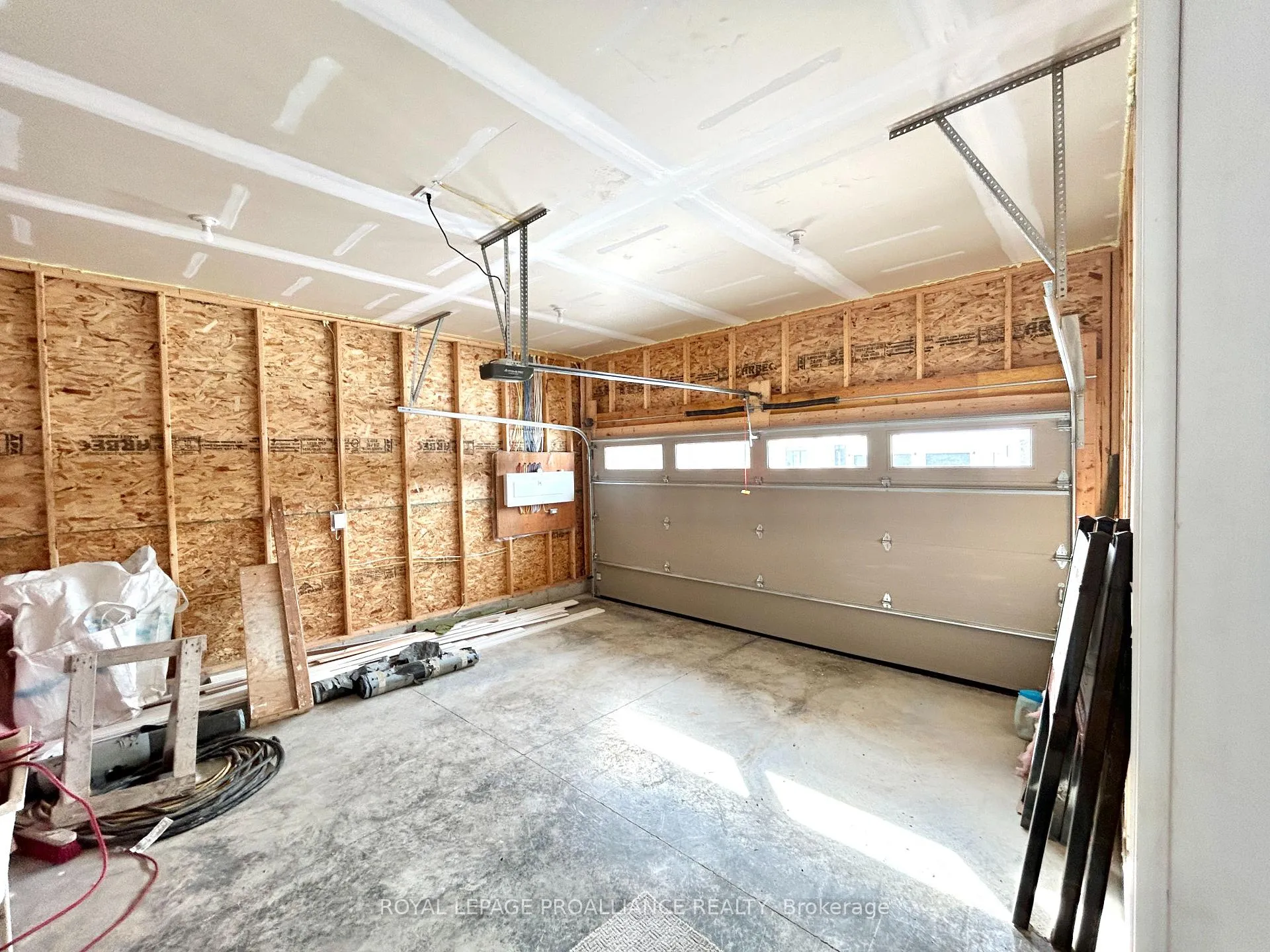 Photo 16 of 132 Stonecrest Boulevard, Quinte West, Sidney Ward — HOMEH