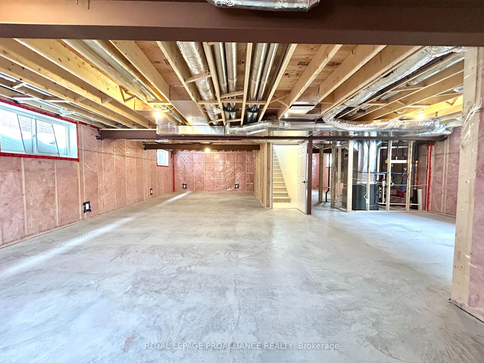 Photo 18 of 132 Stonecrest Boulevard, Quinte West, Sidney Ward — HOMEH