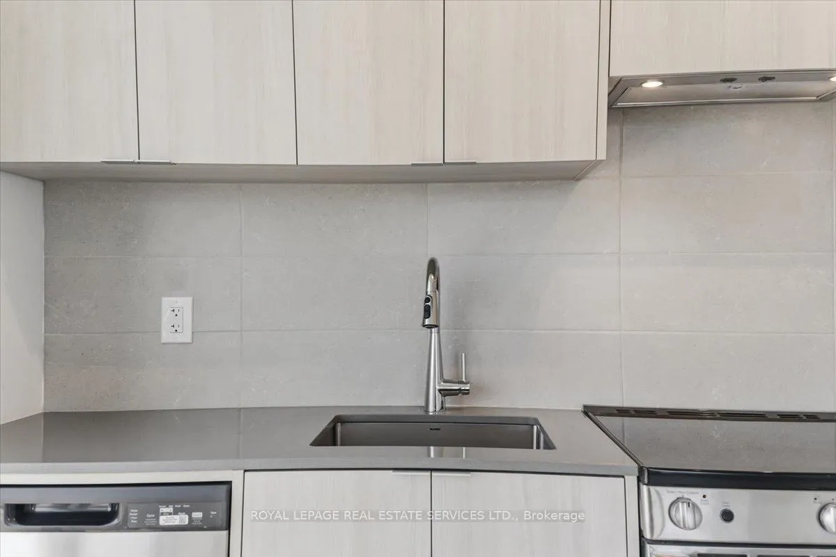 Photo 14 of Unit 303, 2088 James Street, Burlington, Brant — HOMEH