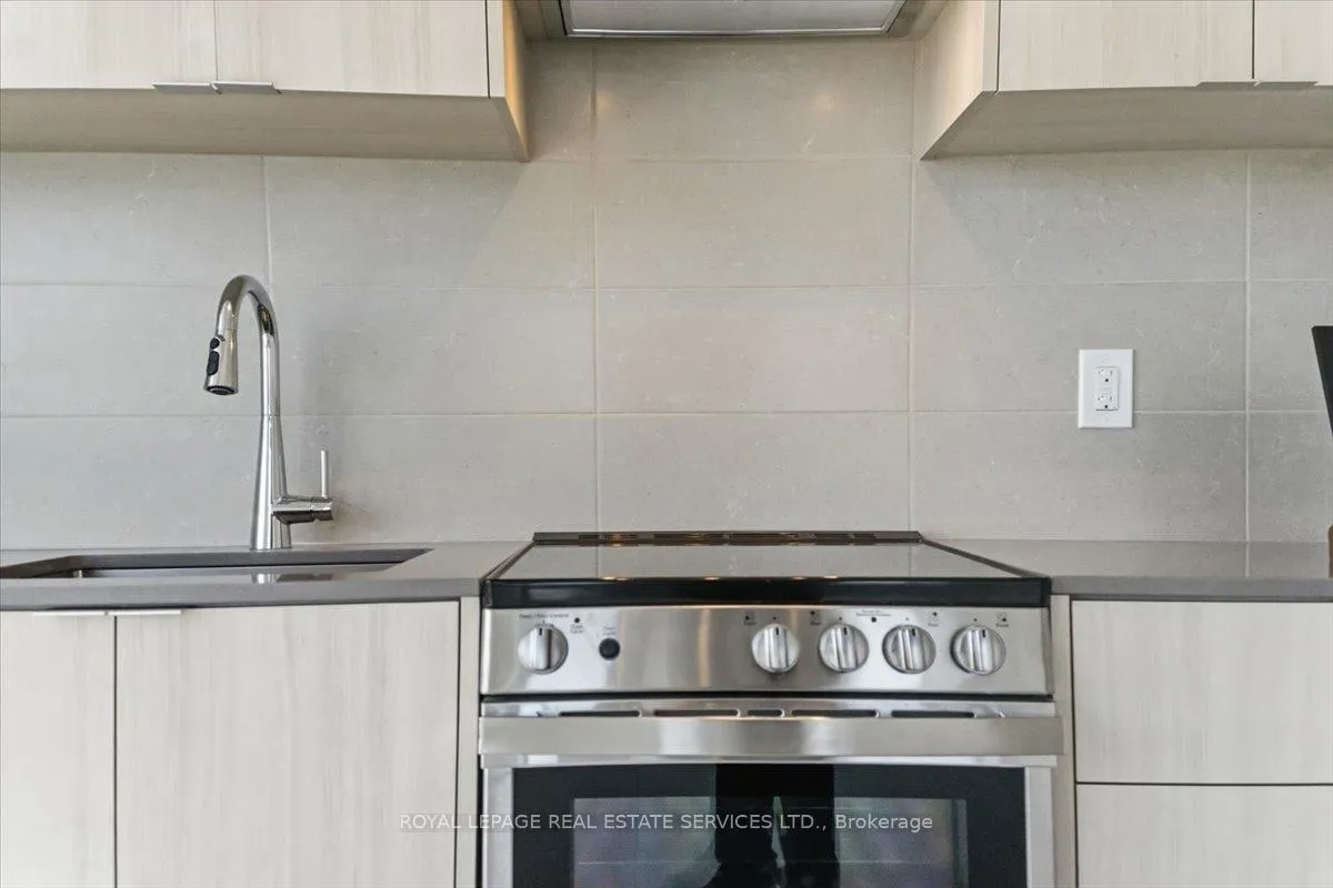 Photo 15 of Unit 303, 2088 James Street, Burlington, Brant — HOMEH