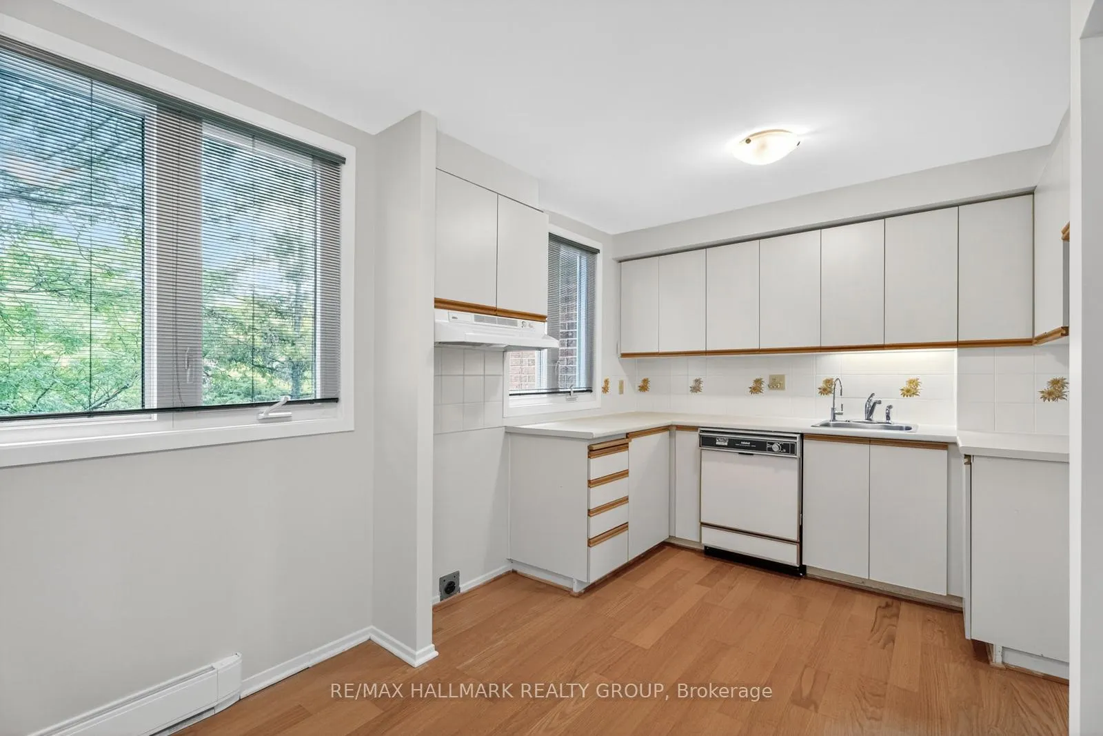 Photo 20 of Unit B, 6746 Jeanne Darc Boulevard, Ottawa, Convent Glen North — HOMEH