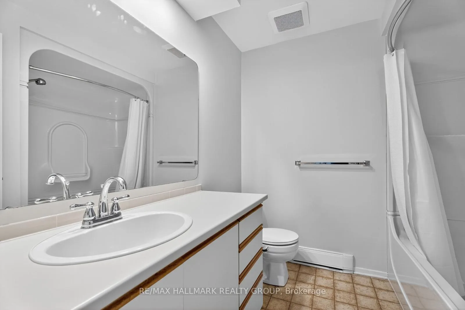 Photo 33 of Unit B, 6746 Jeanne Darc Boulevard, Ottawa, Convent Glen North — HOMEH