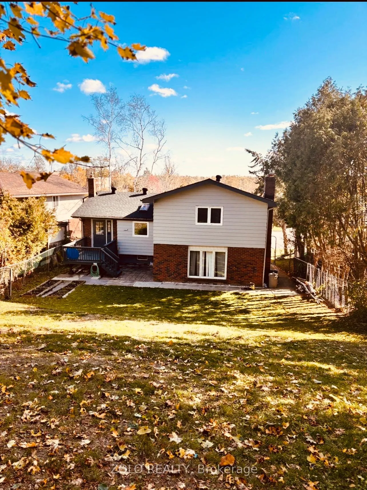 Photo 3 of 1193 Cartier Boulevard, Peterborough, Northcrest Ward 5 — HOMEH