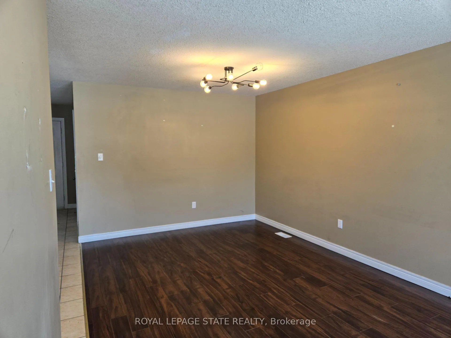 Photo 4 of 168 Whittaker Crescent, Waterloo — HOMEH