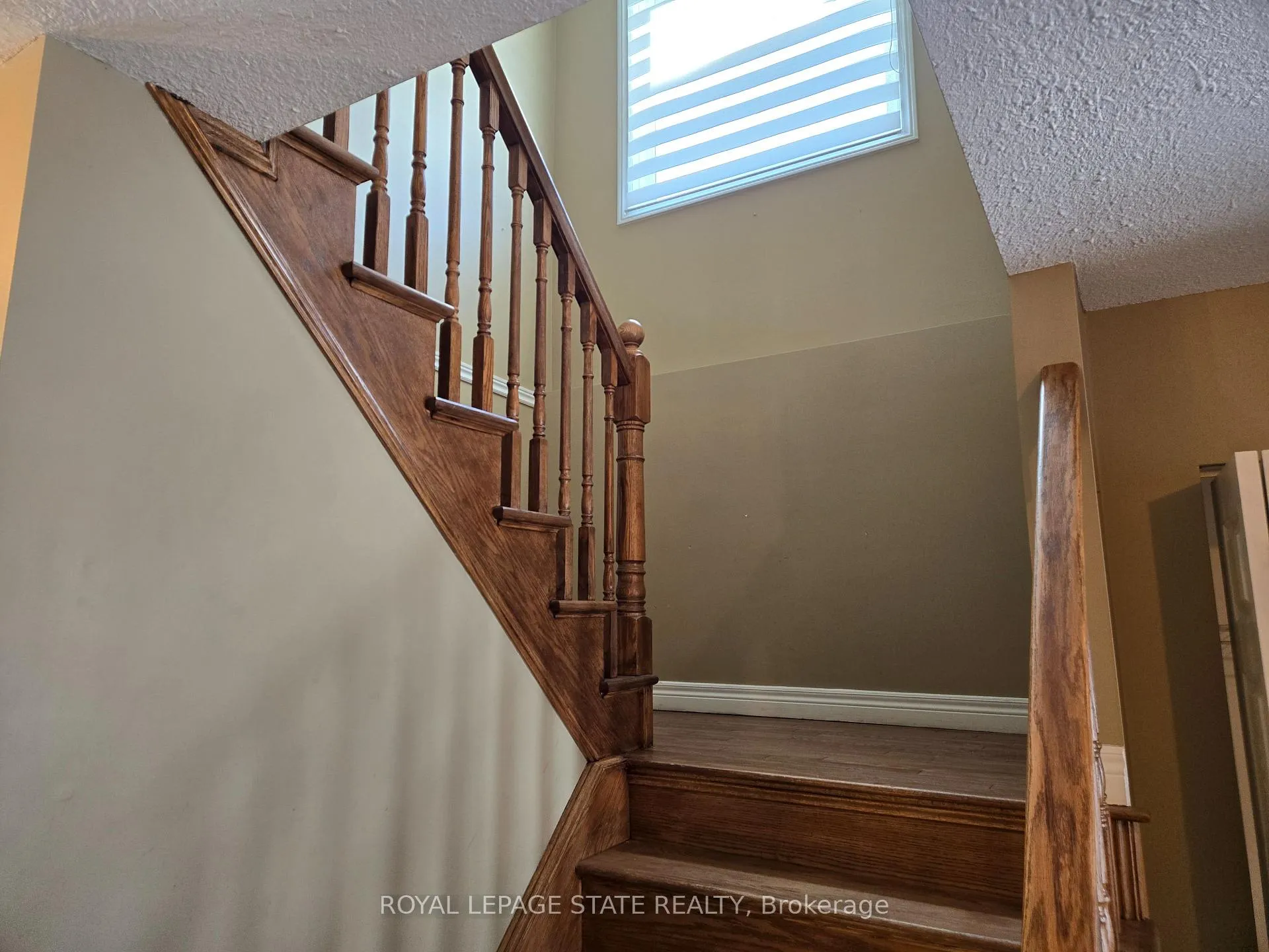 Photo 7 of 168 Whittaker Crescent, Waterloo — HOMEH