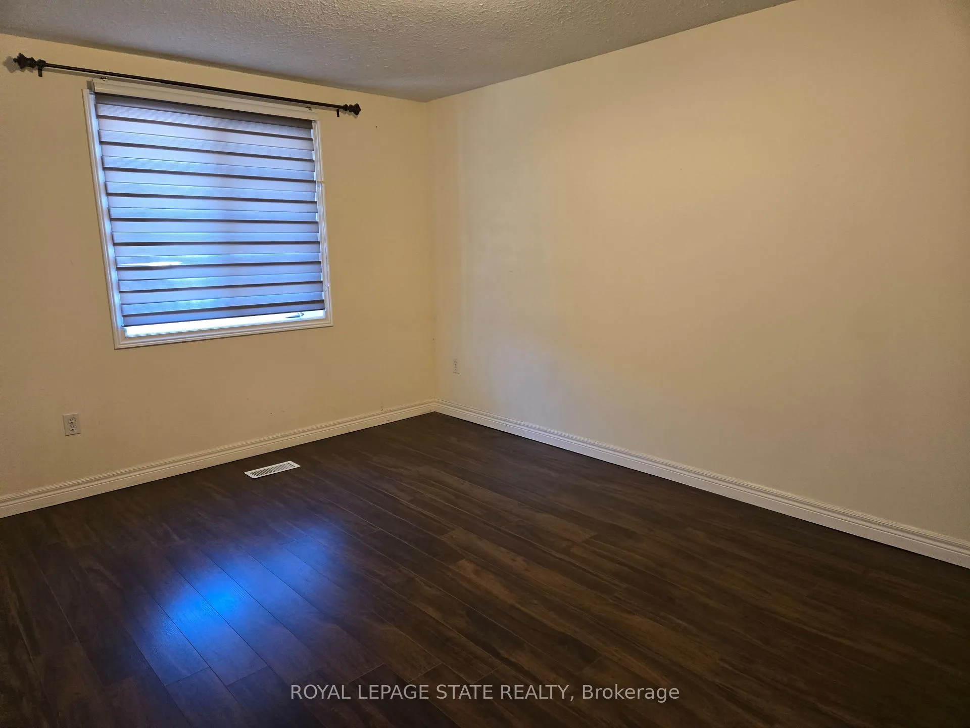 Photo 12 of 168 Whittaker Crescent, Waterloo — HOMEH