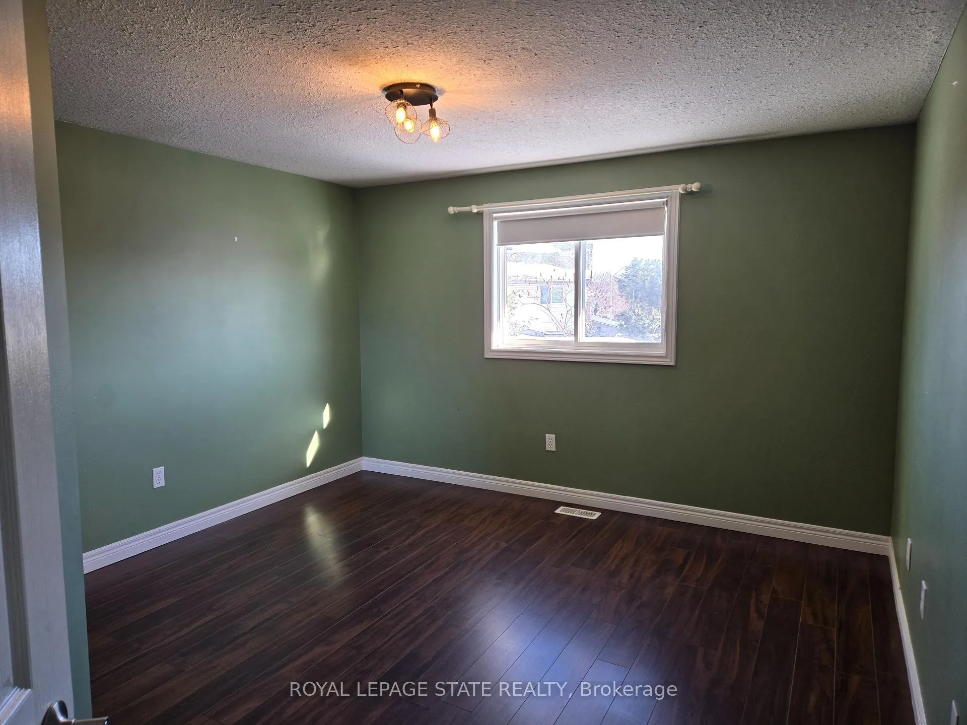 Photo 13 of 168 Whittaker Crescent, Waterloo — HOMEH