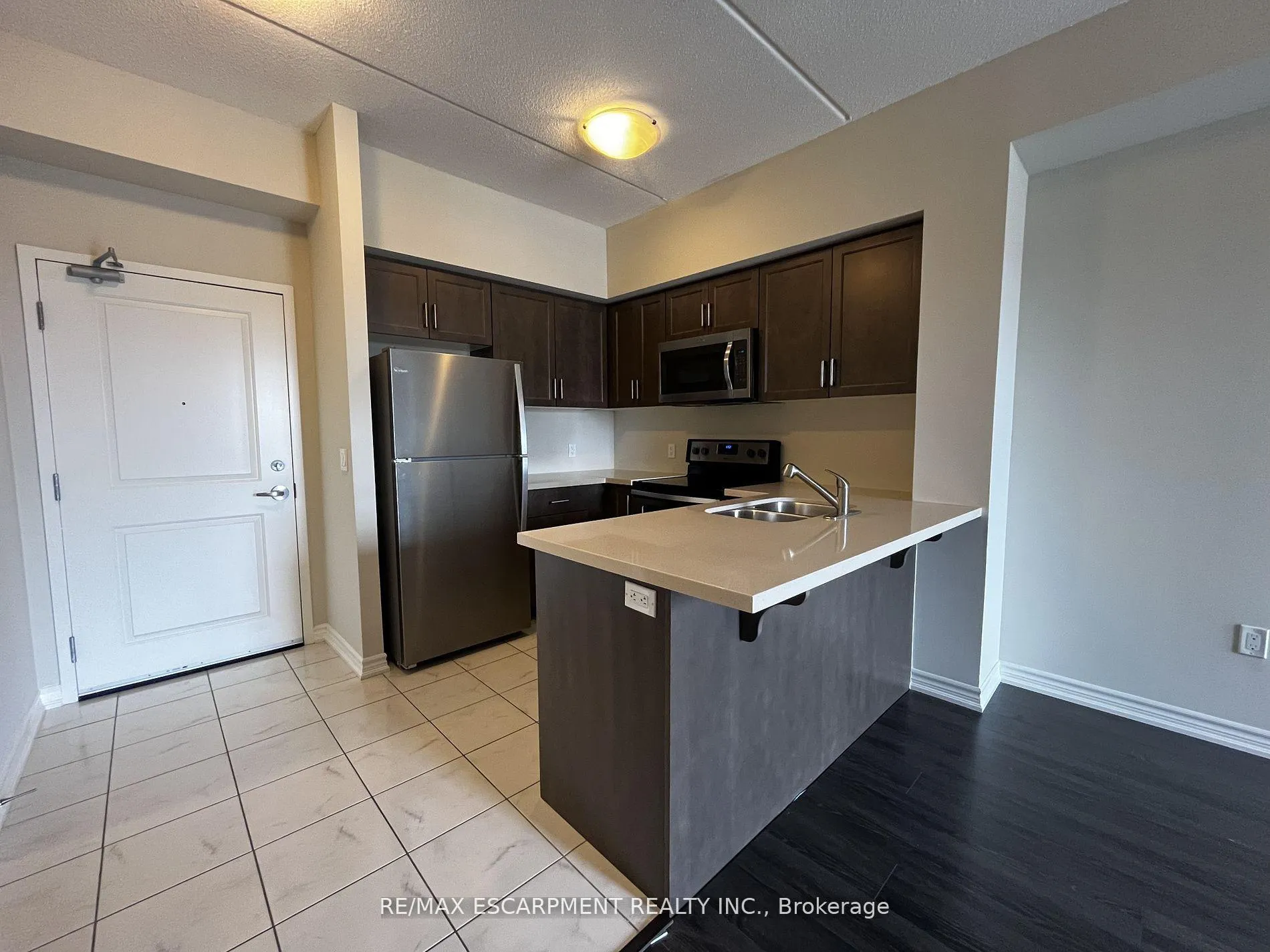 Photo 11 of Unit 504, 640 Sauve Street, Milton, Beaty — HOMEH