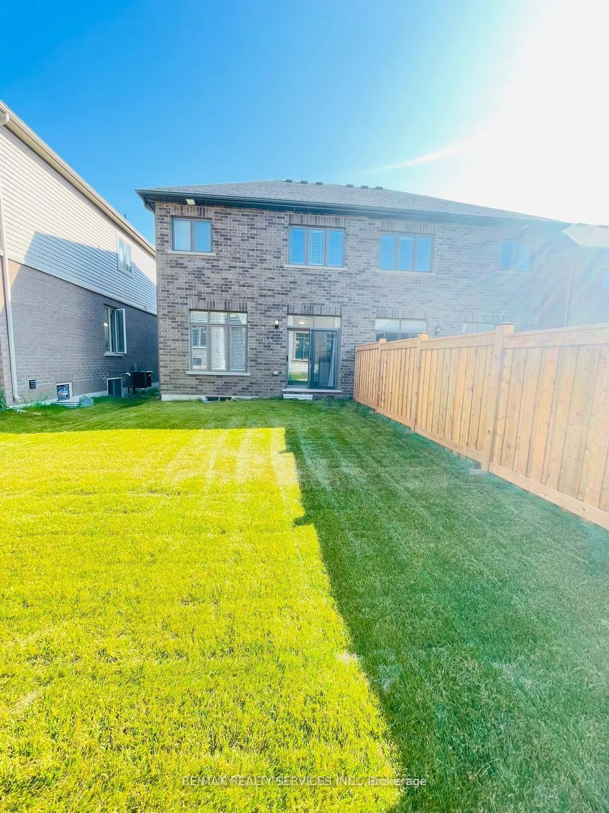 Photo 27 of 65 Copperhill Heights, Barrie, Rural Barrie Southeast — HOMEH
