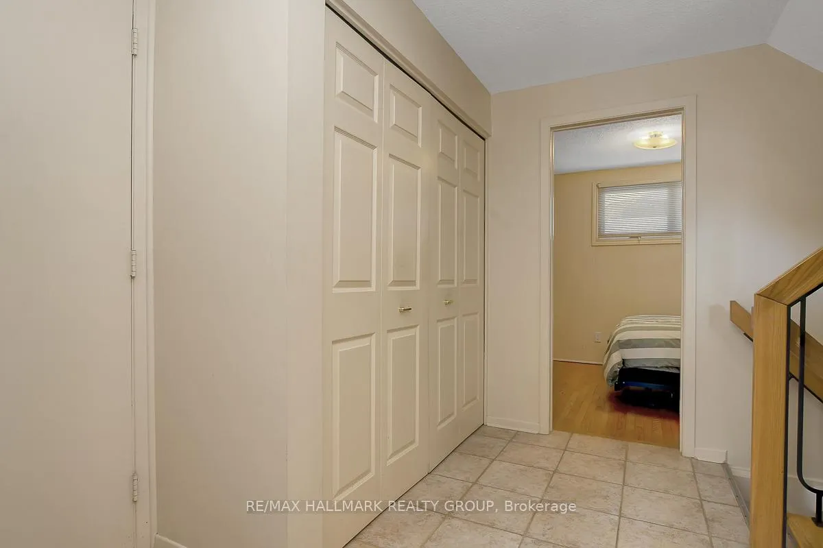 Photo 4 of 629 Glenhurst Crescent, Ottawa, Beacon Hill North — HOMEH