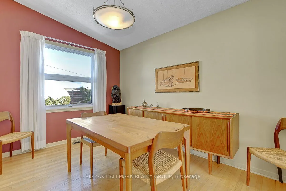 Photo 13 of 629 Glenhurst Crescent, Ottawa, Beacon Hill North — HOMEH