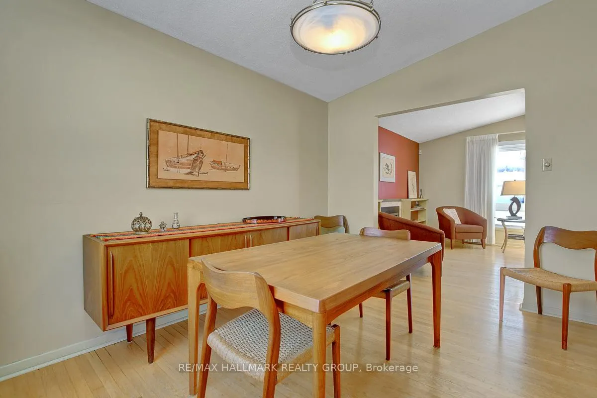 Photo 15 of 629 Glenhurst Crescent, Ottawa, Beacon Hill North — HOMEH