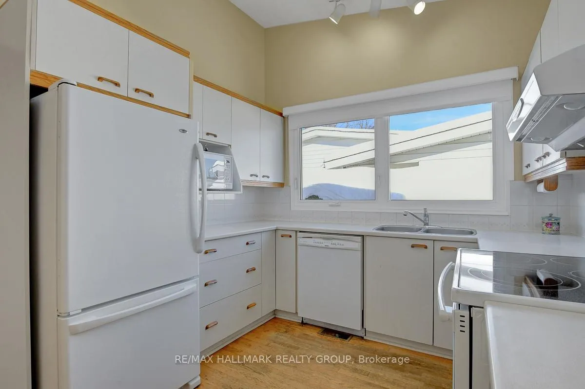 Photo 16 of 629 Glenhurst Crescent, Ottawa, Beacon Hill North — HOMEH