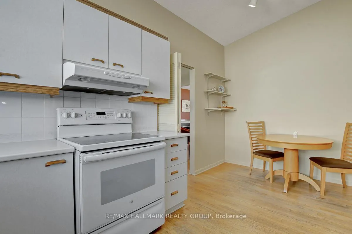 Photo 18 of 629 Glenhurst Crescent, Ottawa, Beacon Hill North — HOMEH