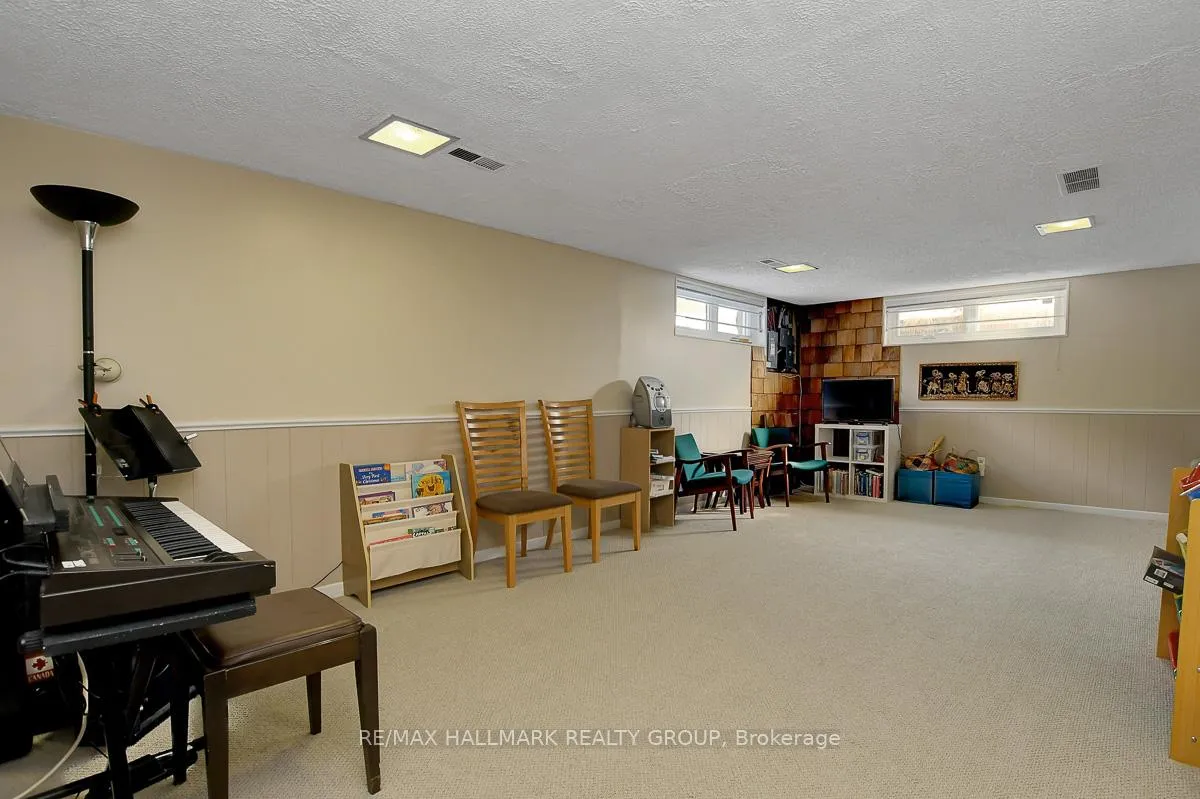 Photo 37 of 629 Glenhurst Crescent, Ottawa, Beacon Hill North — HOMEH