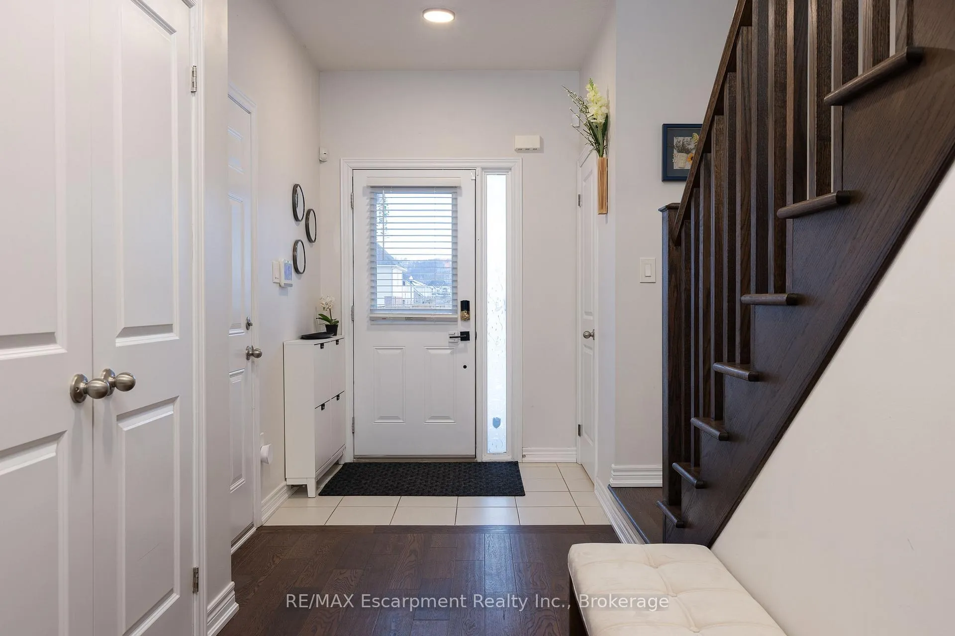 Photo 3 of 31 Pinot Crescent, Hamilton, Fruitland — HOMEH