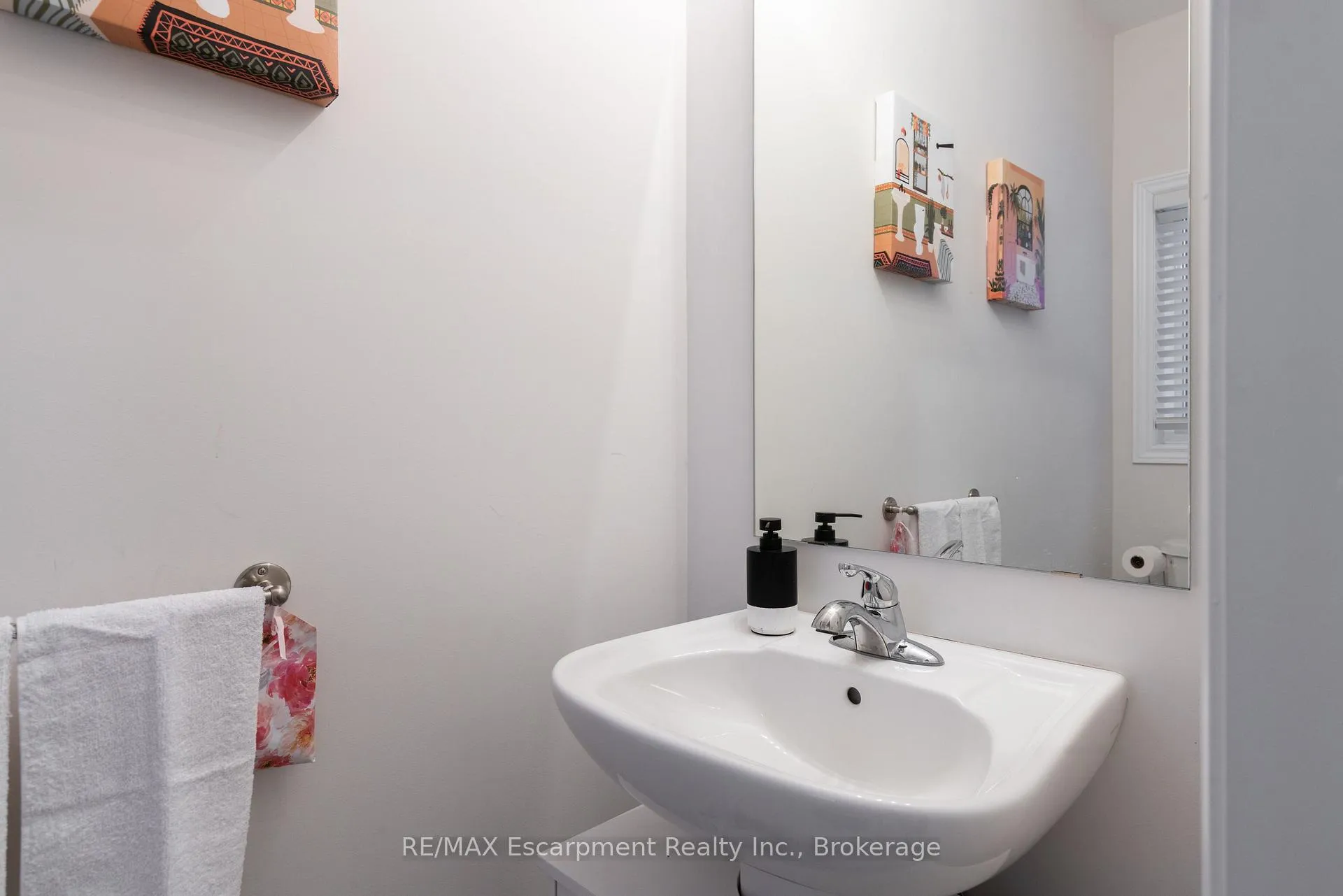 Photo 10 of 31 Pinot Crescent, Hamilton, Fruitland — HOMEH
