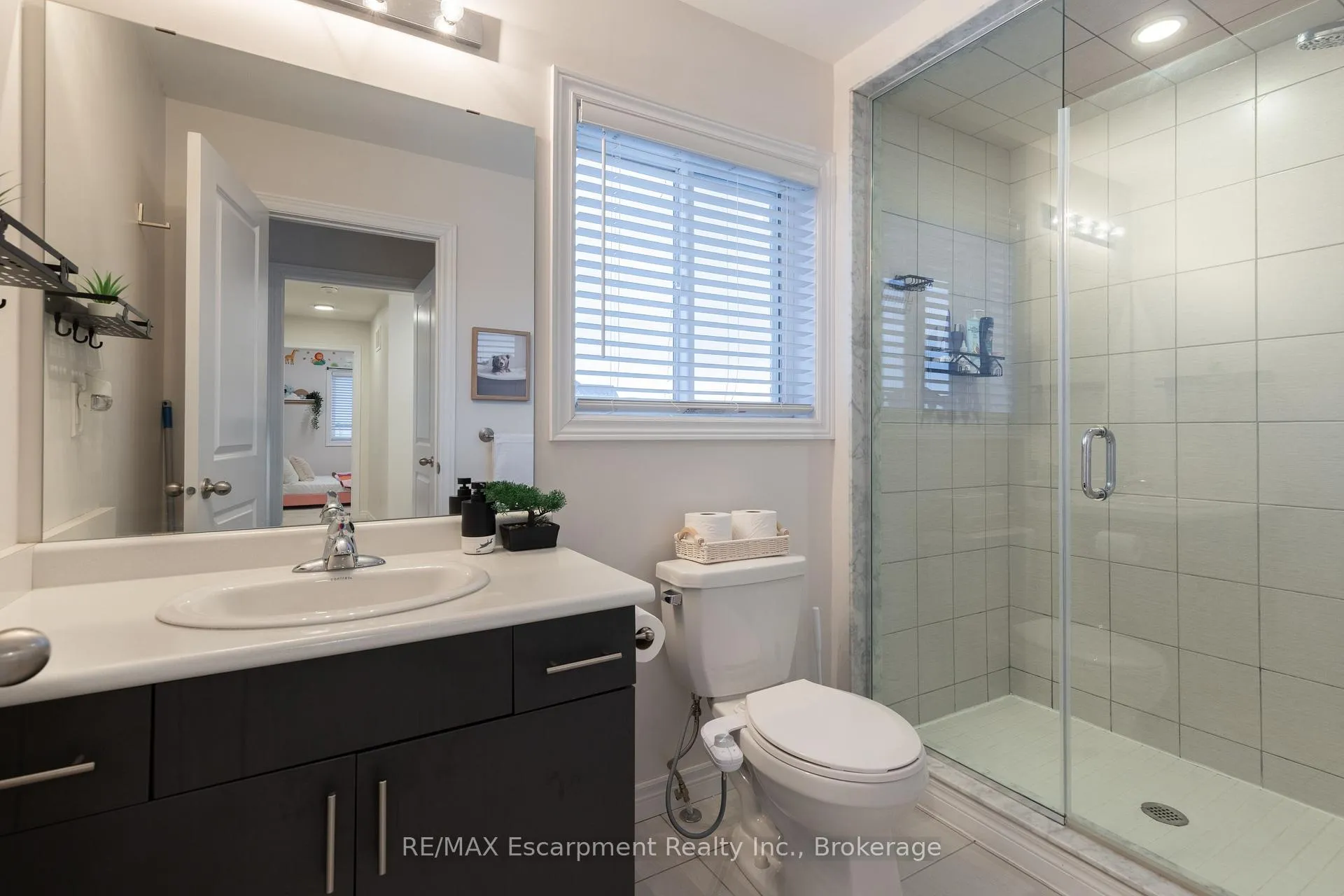 Photo 14 of 31 Pinot Crescent, Hamilton, Fruitland — HOMEH