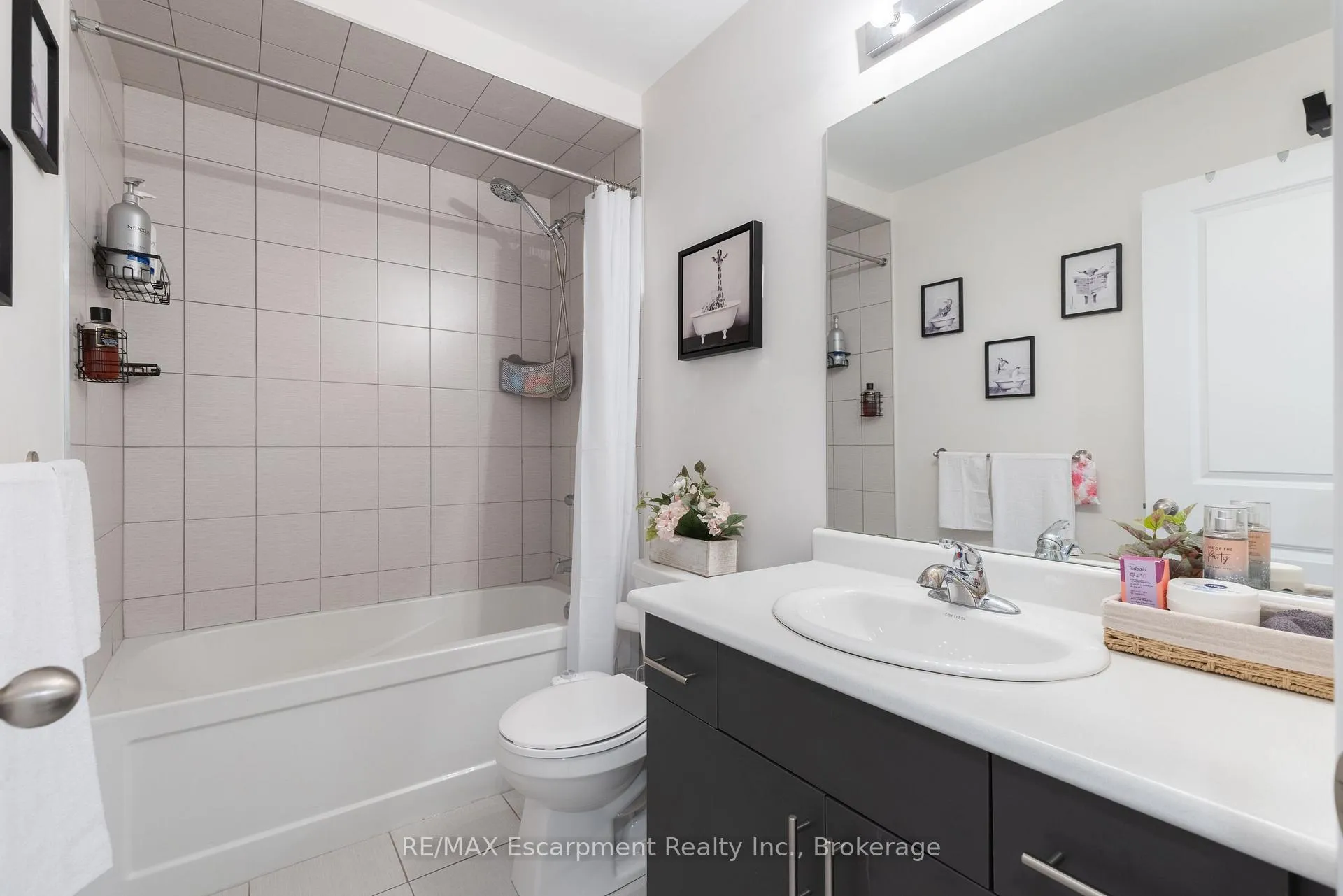 Photo 15 of 31 Pinot Crescent, Hamilton, Fruitland — HOMEH