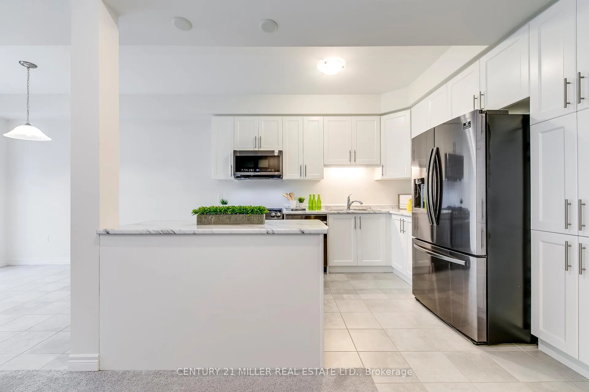 Photo 5 of 33 Beasley Grove, Hamilton, Ancaster — HOMEH