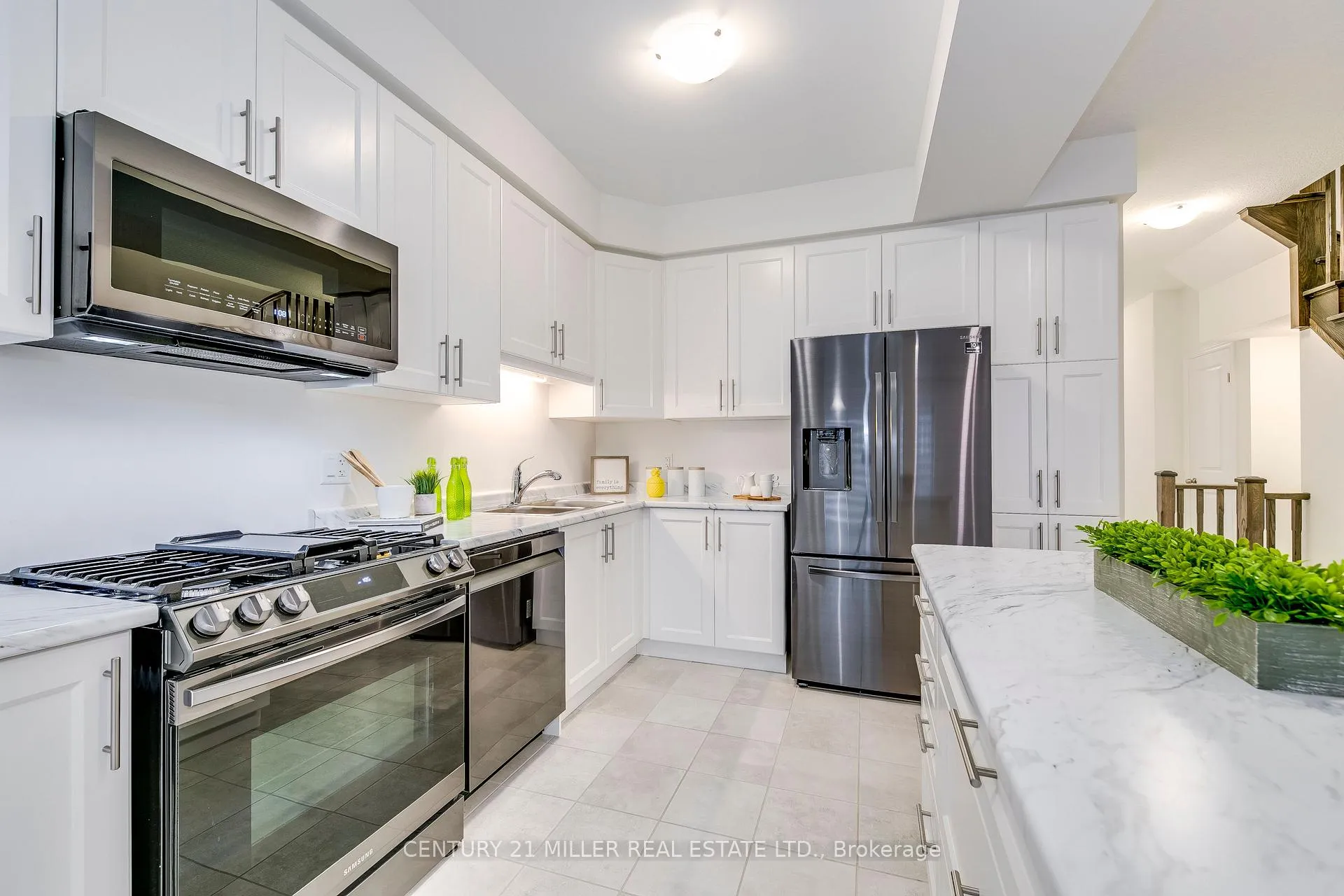 Photo 8 of 33 Beasley Grove, Hamilton, Ancaster — HOMEH
