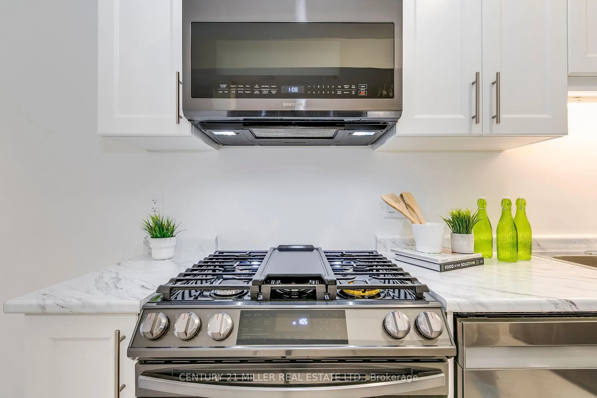 Photo 9 of 33 Beasley Grove, Hamilton, Ancaster — HOMEH