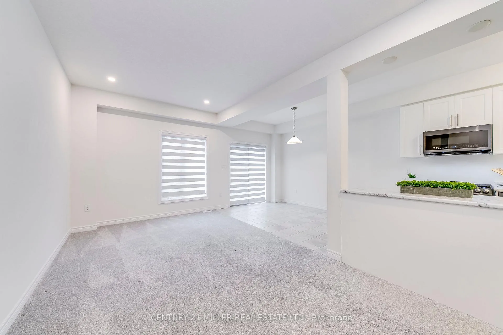 Photo 16 of 33 Beasley Grove, Hamilton, Ancaster — HOMEH
