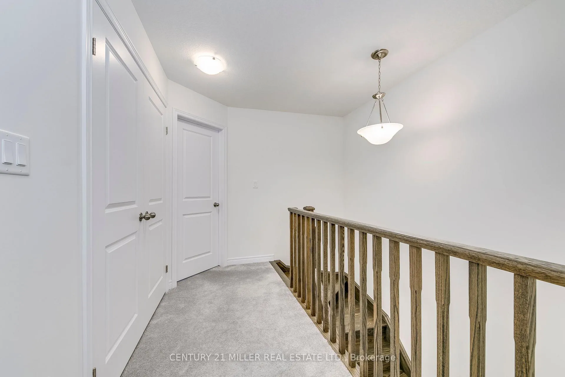 Photo 24 of 33 Beasley Grove, Hamilton, Ancaster — HOMEH