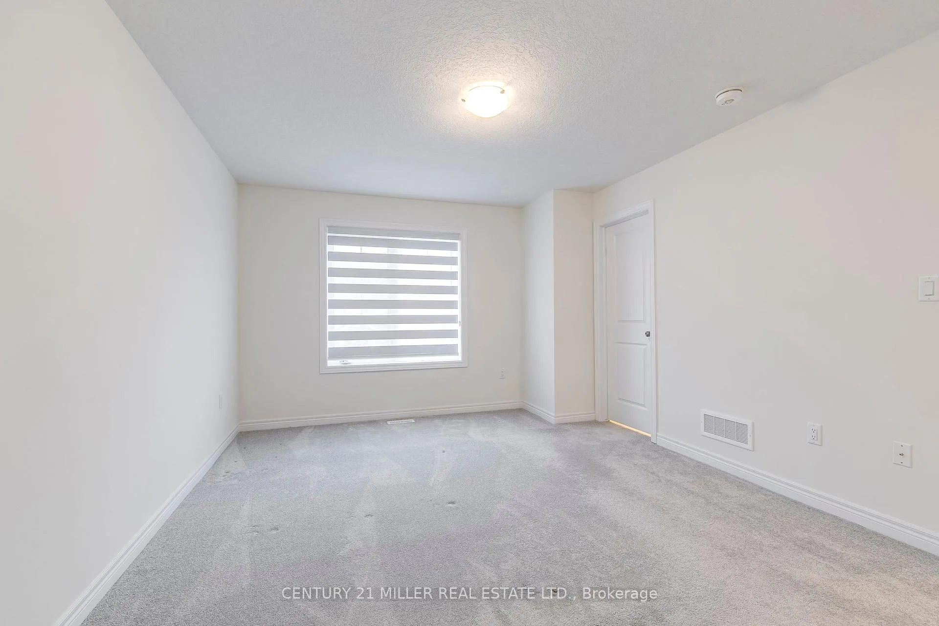 Photo 26 of 33 Beasley Grove, Hamilton, Ancaster — HOMEH