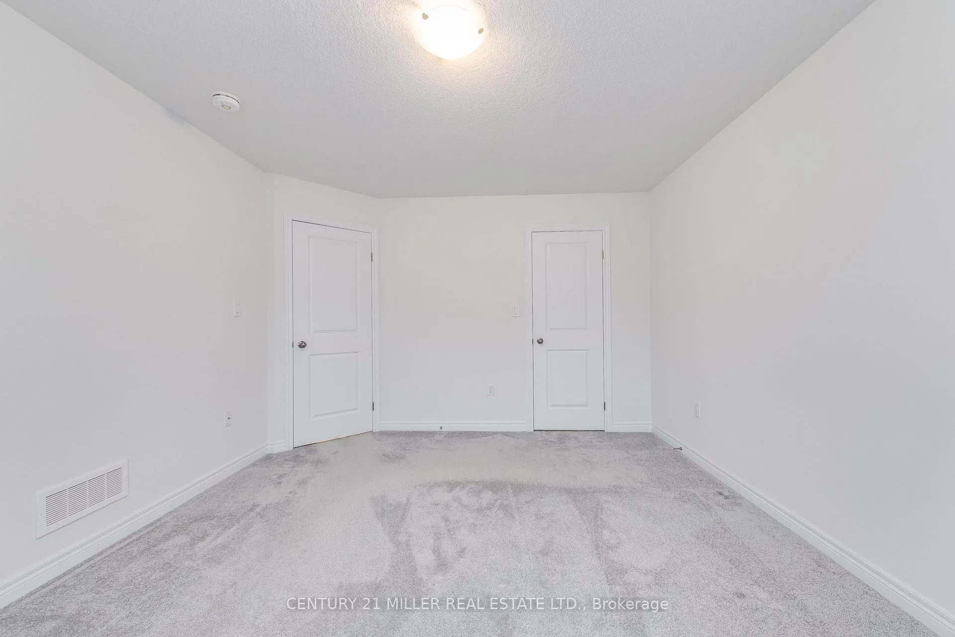 Photo 27 of 33 Beasley Grove, Hamilton, Ancaster — HOMEH