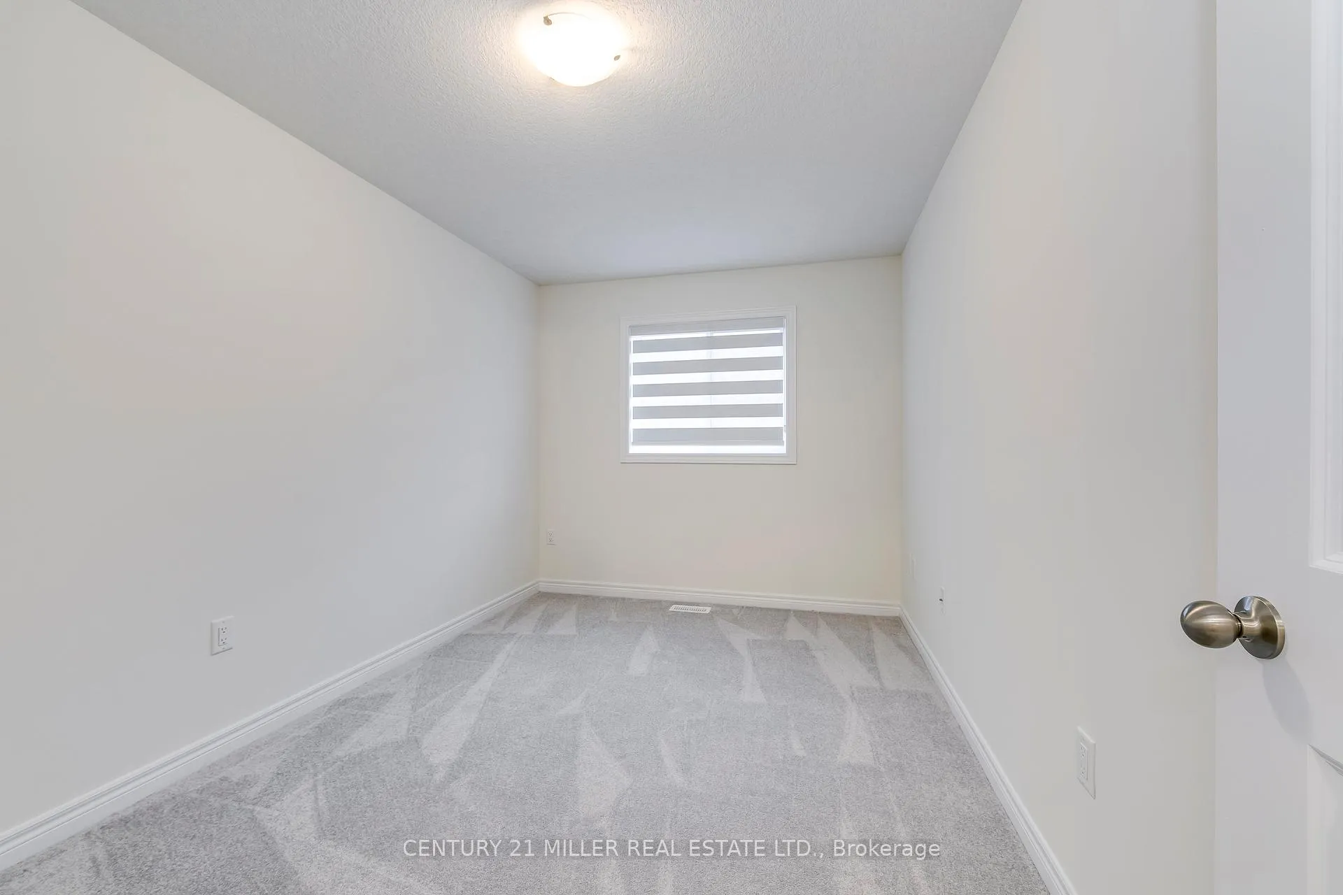 Photo 30 of 33 Beasley Grove, Hamilton, Ancaster — HOMEH