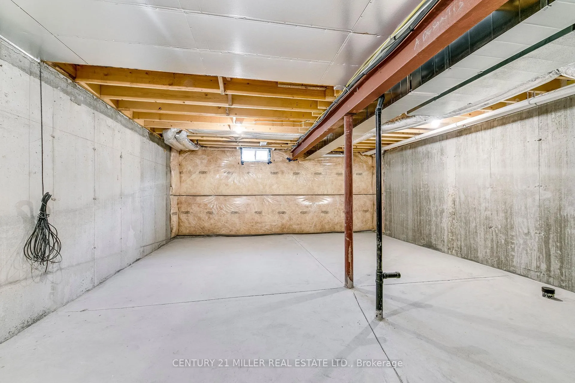 Photo 36 of 33 Beasley Grove, Hamilton, Ancaster — HOMEH