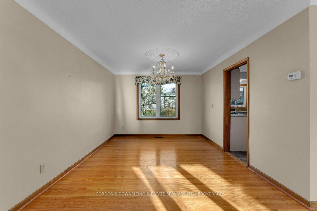 Photo 9 of 987 Mayfair Crescent, Kingston, South of Taylor-Kidd Blvd — HOMEH