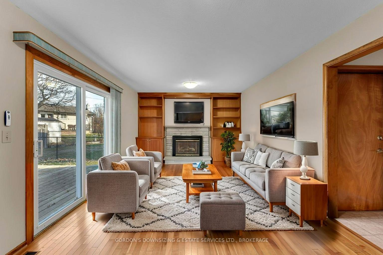 Photo 15 of 987 Mayfair Crescent, Kingston, South of Taylor-Kidd Blvd — HOMEH
