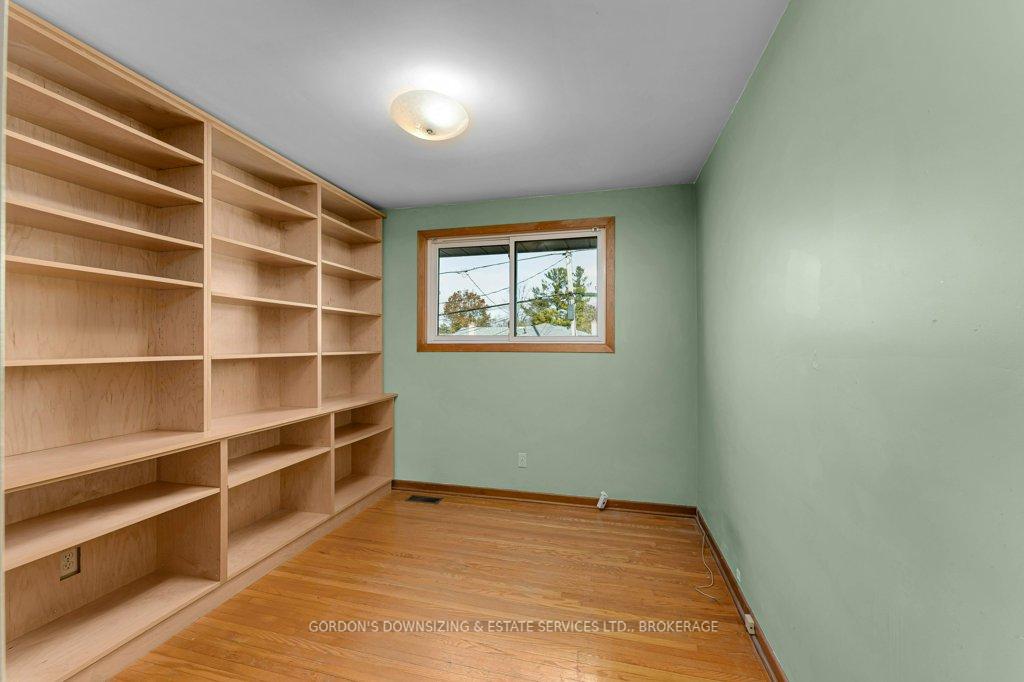 Photo 19 of 987 Mayfair Crescent, Kingston, South of Taylor-Kidd Blvd — HOMEH