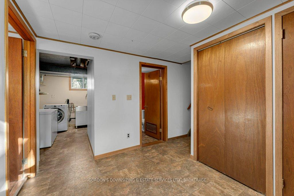 Photo 31 of 987 Mayfair Crescent, Kingston, South of Taylor-Kidd Blvd — HOMEH