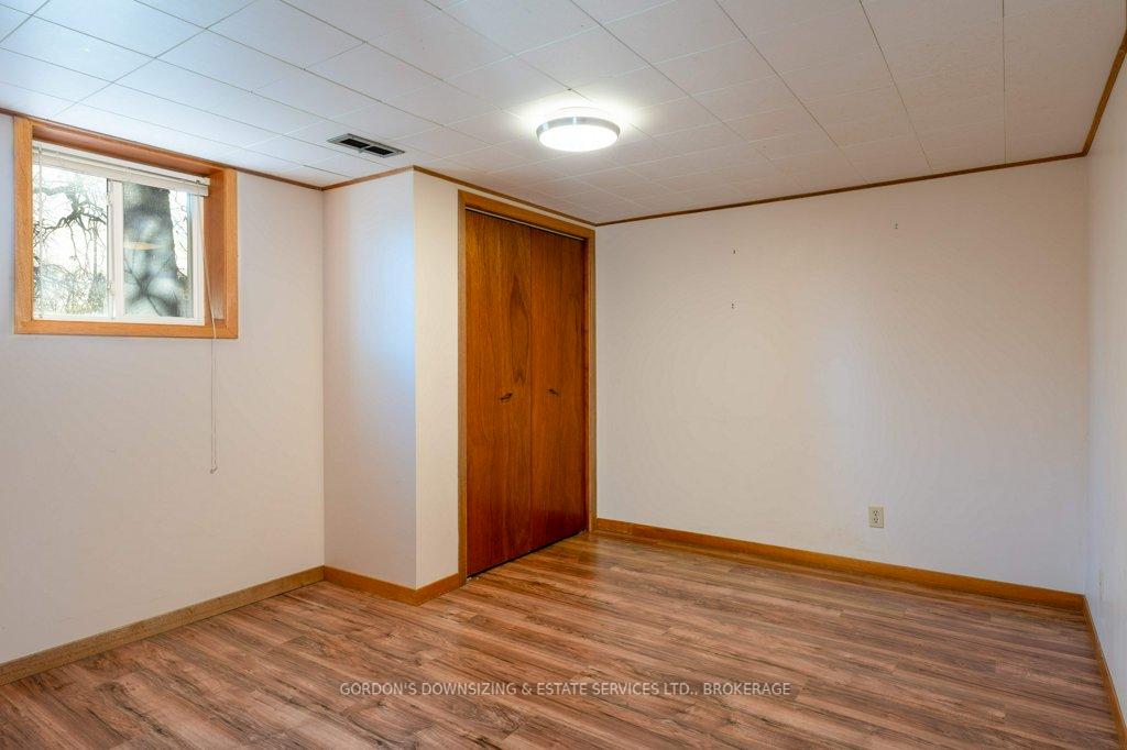 Photo 37 of 987 Mayfair Crescent, Kingston, South of Taylor-Kidd Blvd — HOMEH