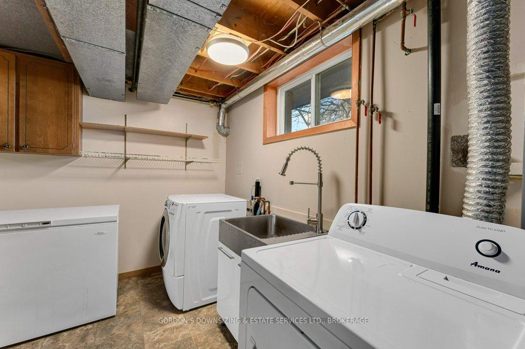 Photo 39 of 987 Mayfair Crescent, Kingston, South of Taylor-Kidd Blvd — HOMEH