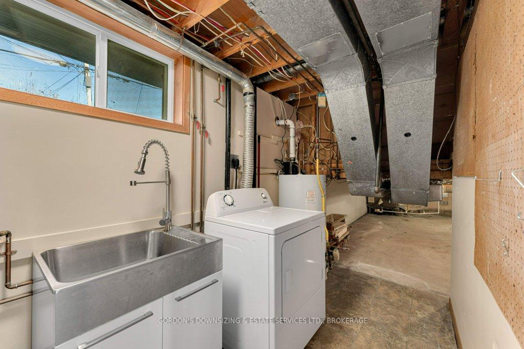 Photo 40 of 987 Mayfair Crescent, Kingston, South of Taylor-Kidd Blvd — HOMEH