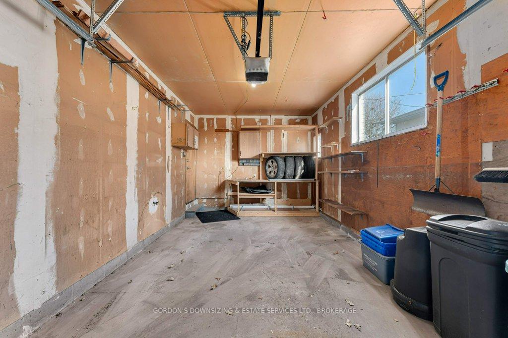 Photo 43 of 987 Mayfair Crescent, Kingston, South of Taylor-Kidd Blvd — HOMEH