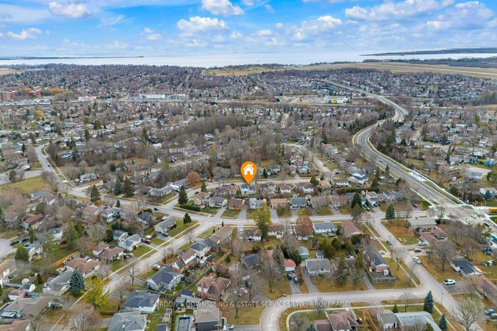Photo 47 of 987 Mayfair Crescent, Kingston, South of Taylor-Kidd Blvd — HOMEH