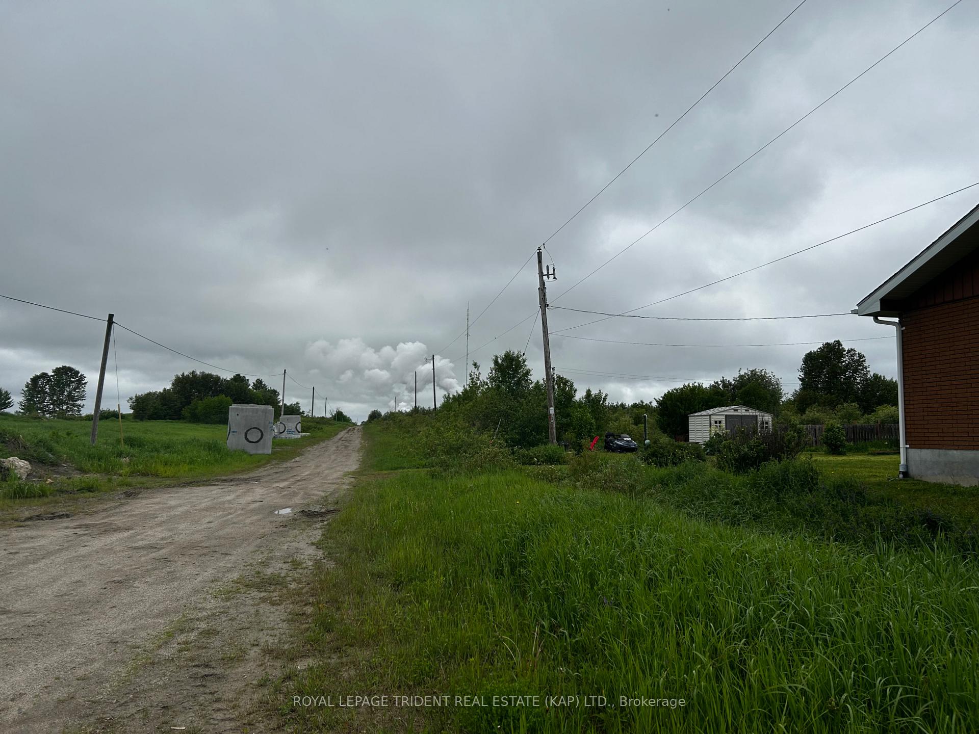 Photo 3 of 35 Brunelle Road S, Kapuskasing — HOMEH