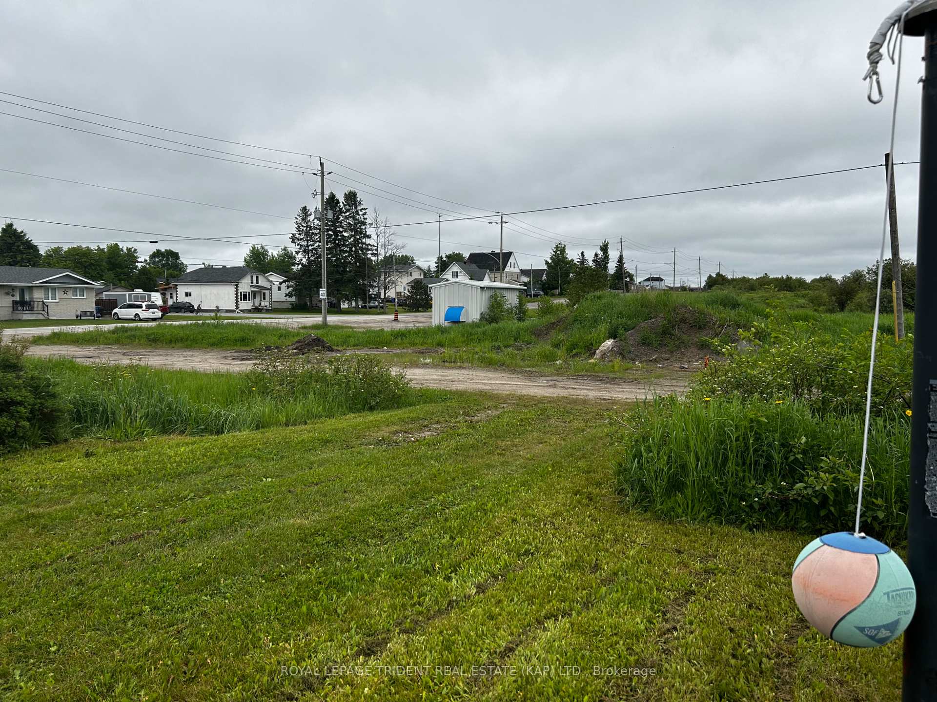 Photo 6 of 35 Brunelle Road S, Kapuskasing — HOMEH