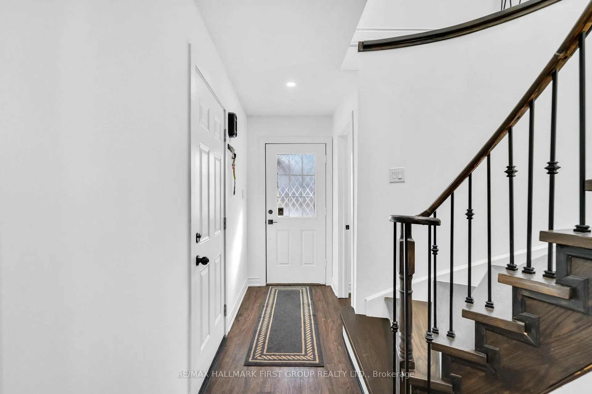 Photo 3 of 99 Turnberry Crescent, Clarington, Courtice — HOMEH