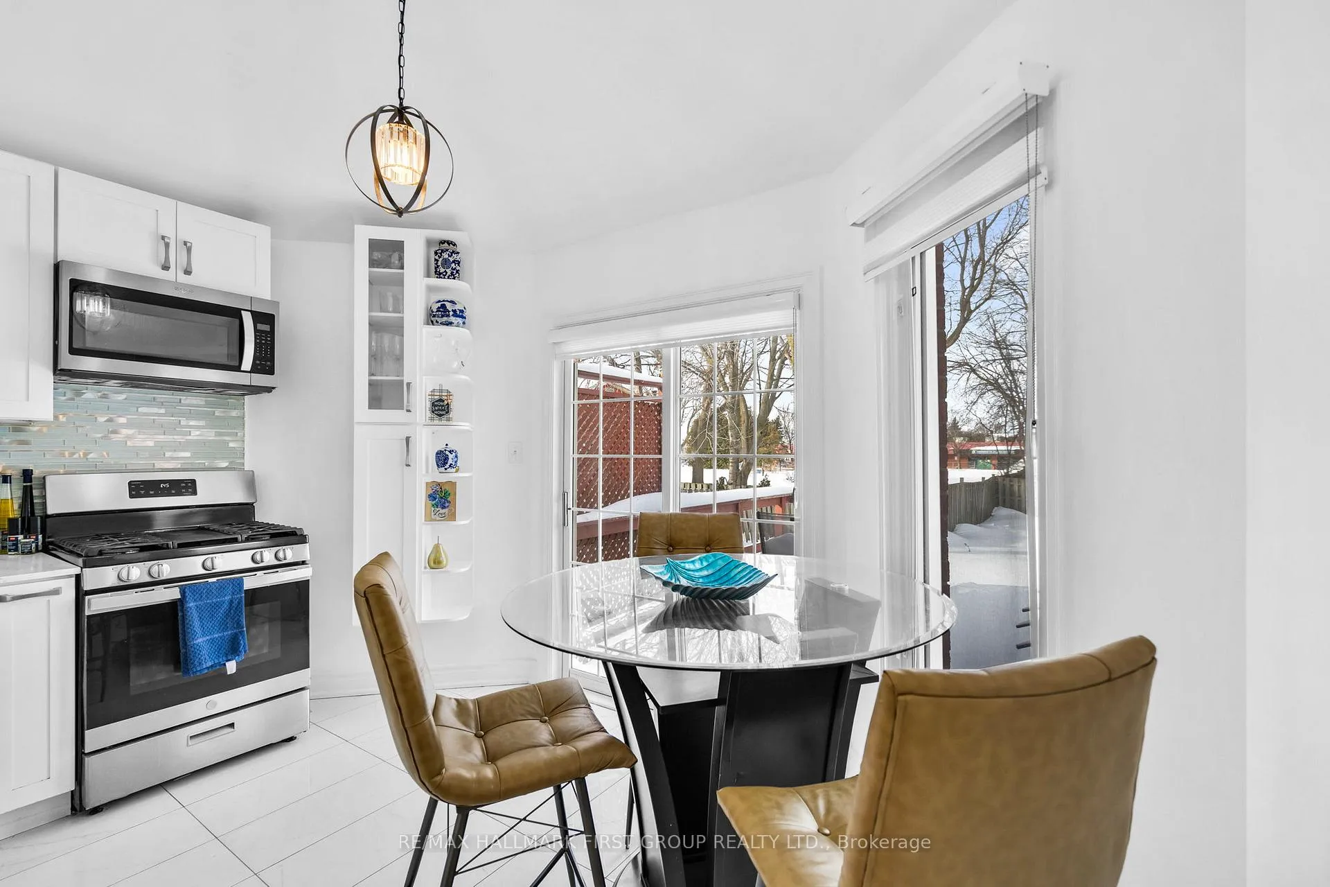 Photo 8 of 99 Turnberry Crescent, Clarington, Courtice — HOMEH