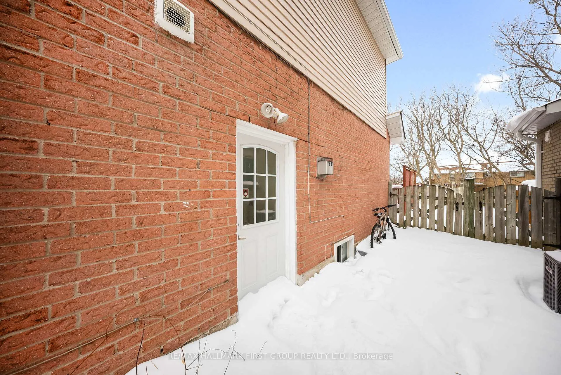 Photo 37 of 99 Turnberry Crescent, Clarington, Courtice — HOMEH