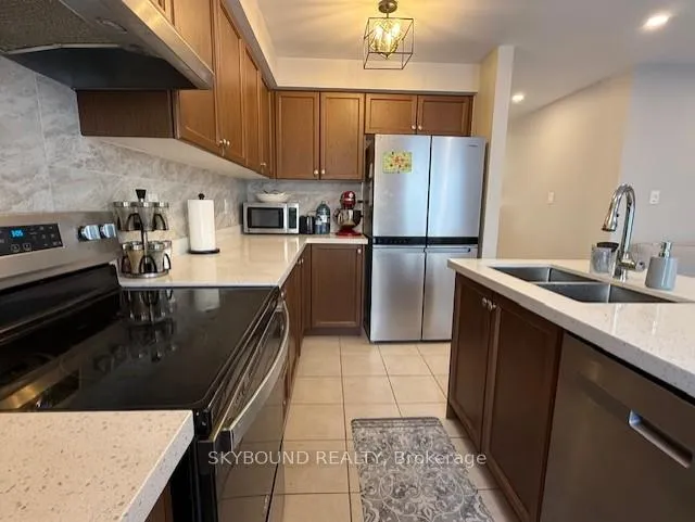 Photo 5 of 35 Lloydminster Avenue, Ajax, Central East — HOMEH